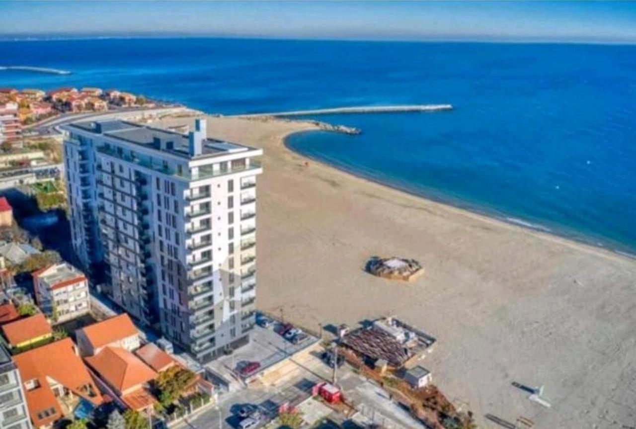 Faleza Nord Apartament De Lux Nou Pe Malul Marii Constanţa Buitenkant foto